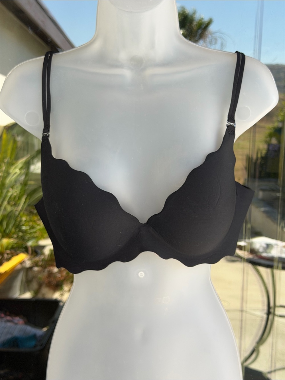 Victoria's Secret Black Scalloped T-Shirt Bra